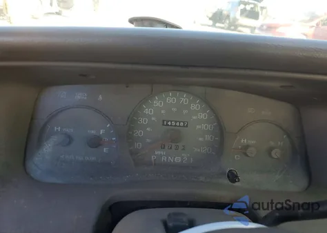 1999 Mercury Grand Marquis Gs из США, поврежденный, VIN 2MEFM74WXXX687083